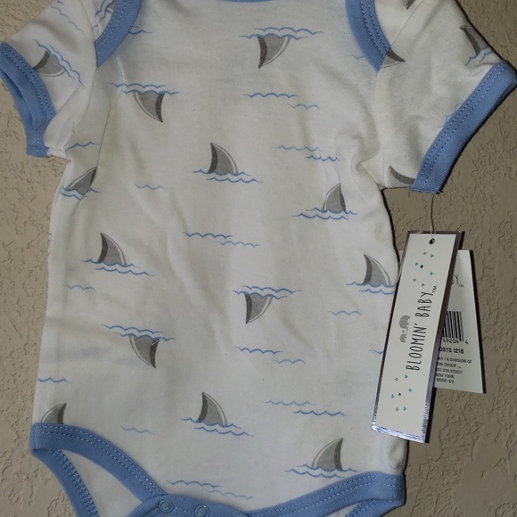 Bloomin Baby Bib & Bodysuit "I'M FINTASTIC" NWT - Picture 3 of 4